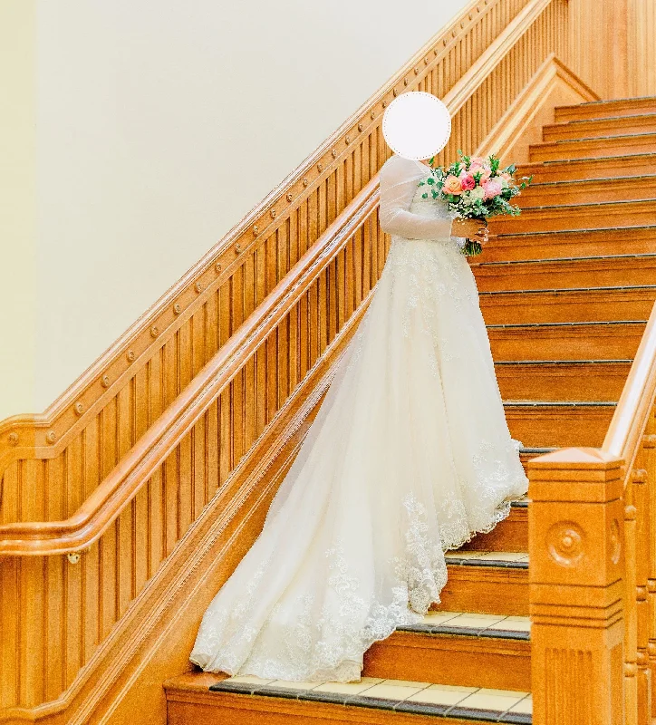 Weekend Special David's Bridal V3836 beaded lace and tulle ball gown wedding dress